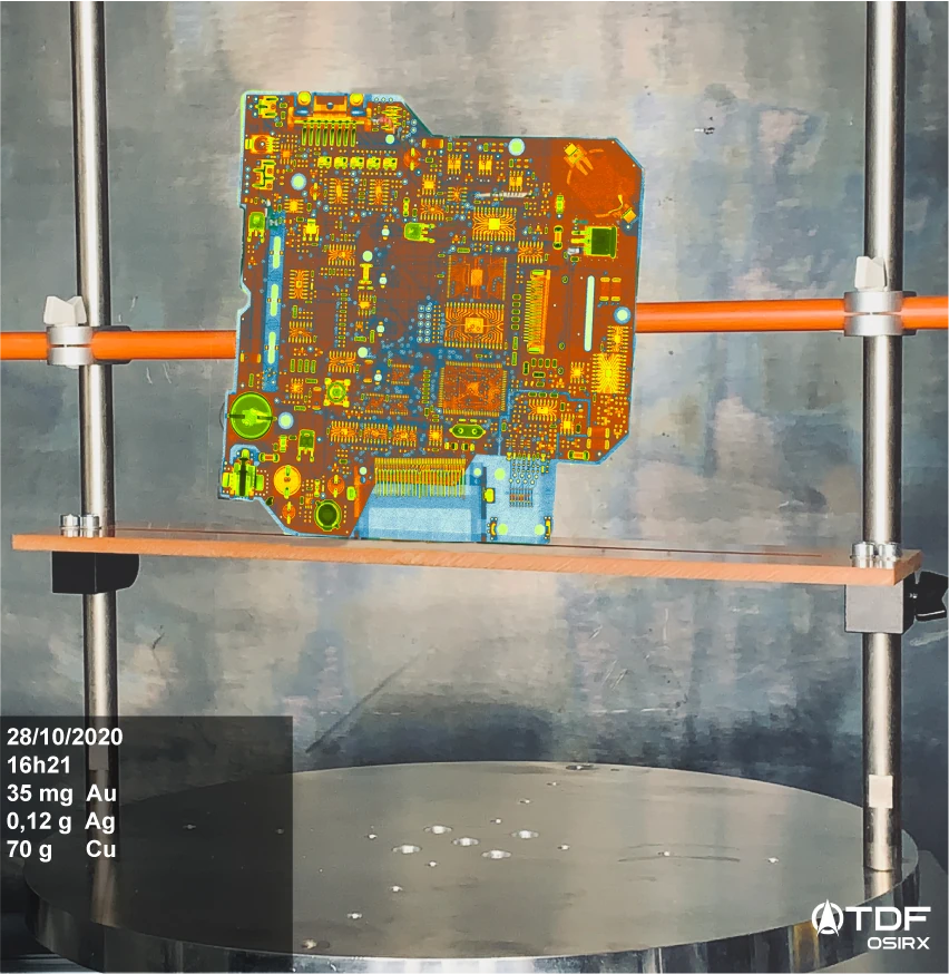 Color spectral rendering of the circuit board